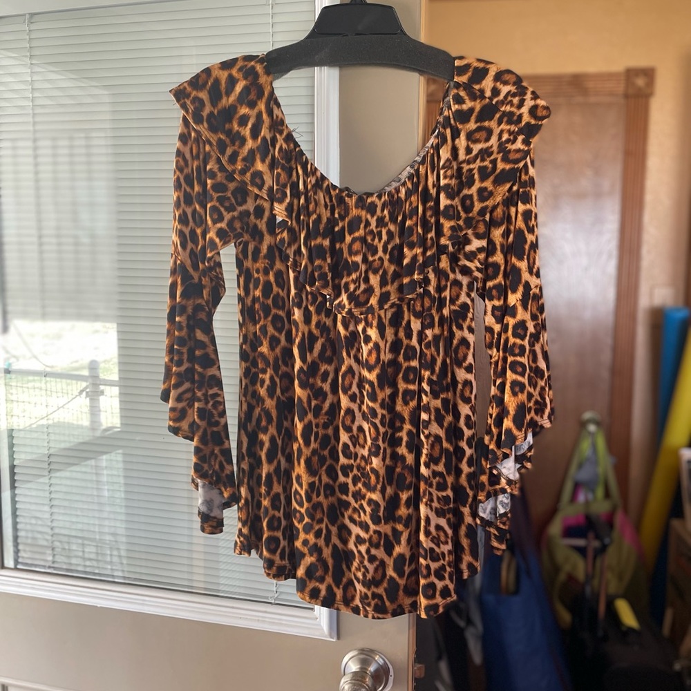 NWT - L&B leopard blouse